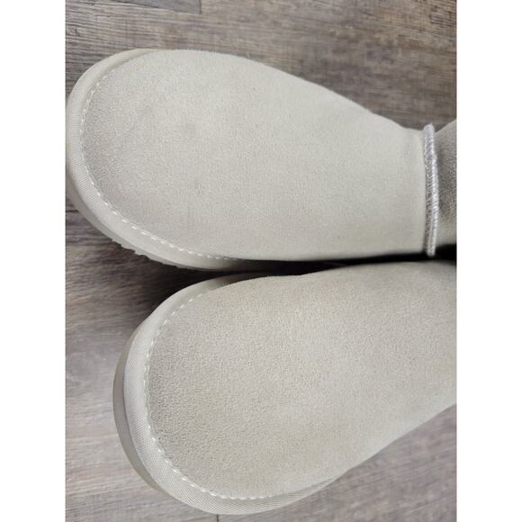 Lamo Water and Stain Resistant Suede Boots Willow Dove Size 6 Gray - Picture 2 of 9